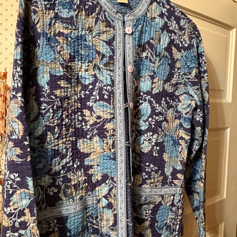 Appleseed's Quilted Floral Utility Jacket in Navy, Light Blue & Cream